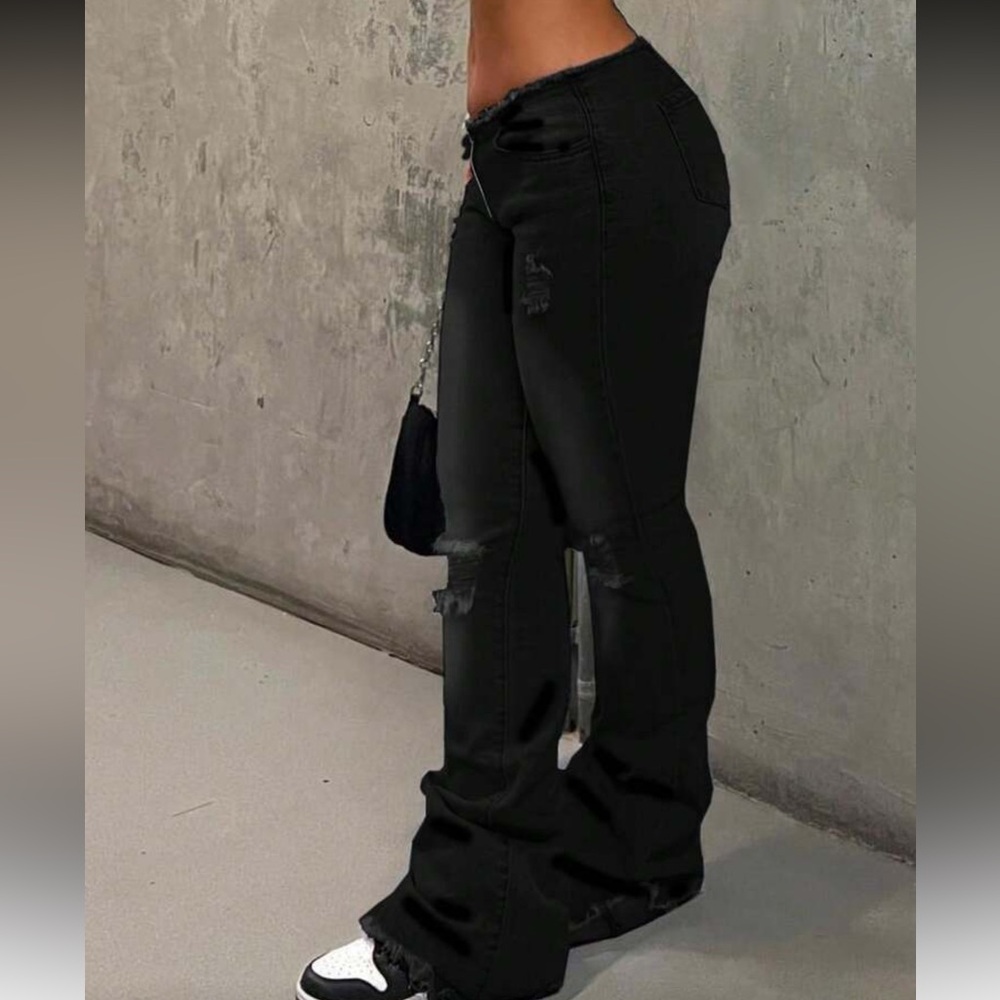 Stylish Black Distressed Women Jeans